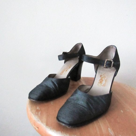 SALVATORE FERRAGAMO Designer Maryjane Heels Block Heel Made in Italy Gray Size 7 - Picture 4 of 15